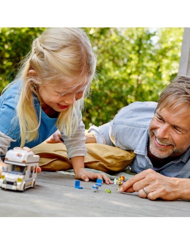 LEGO® City Wakacyjny kamper 60283