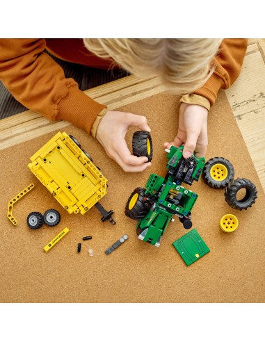 LEGO® Technic Traktor John Deere...