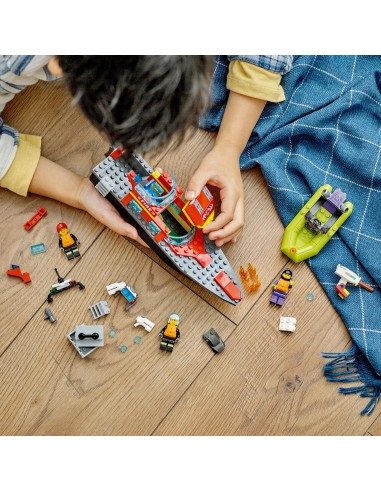 LEGO® City Łódź strażacka 60373