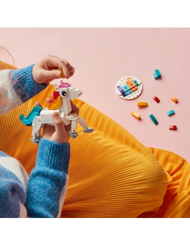 LEGO® Creator Magiczny jednorożec 31140