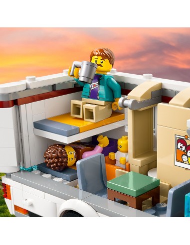 LEGO City Wakacyjny kamper pełen...