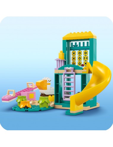 LEGO® Bluey Blue i Łatka na placu...